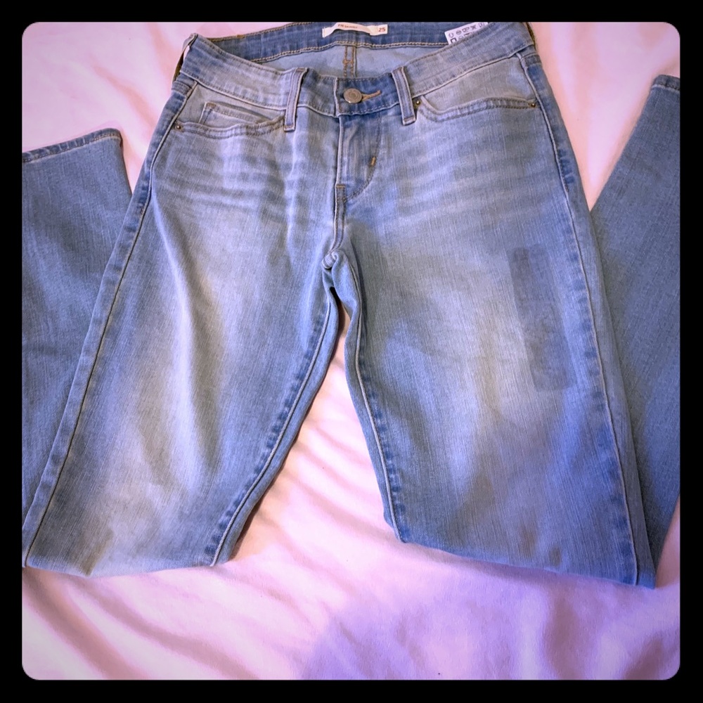 Levis